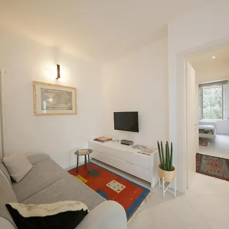 Uptown - Sabrina's Charming Apartment Siena