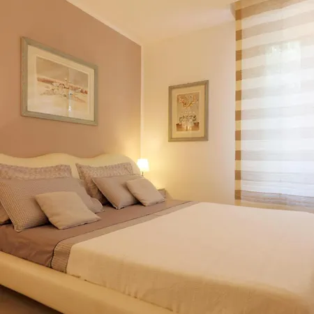 Apartment Uptown - Sabrina's Charming *